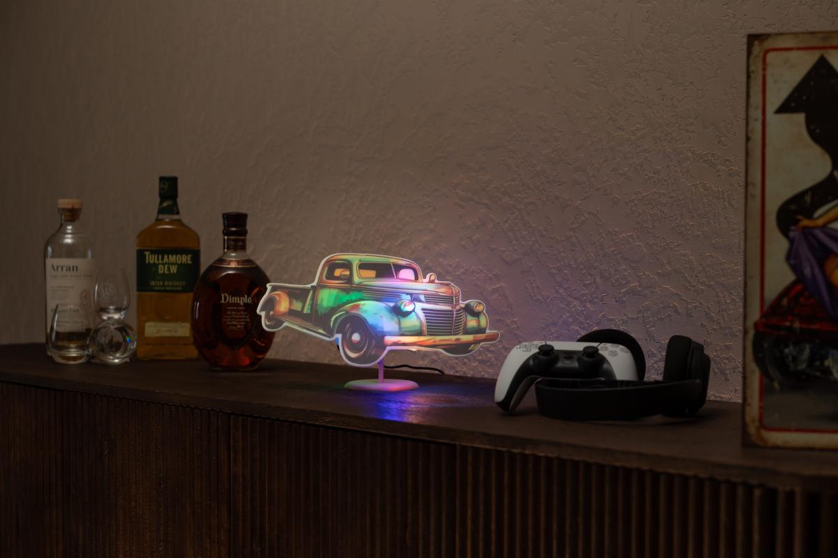 Oldtimer truck pickup glow